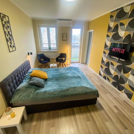 Fresh Smartly Designed Studio Flat & Sunny Balcony Budapest Luaran gambar