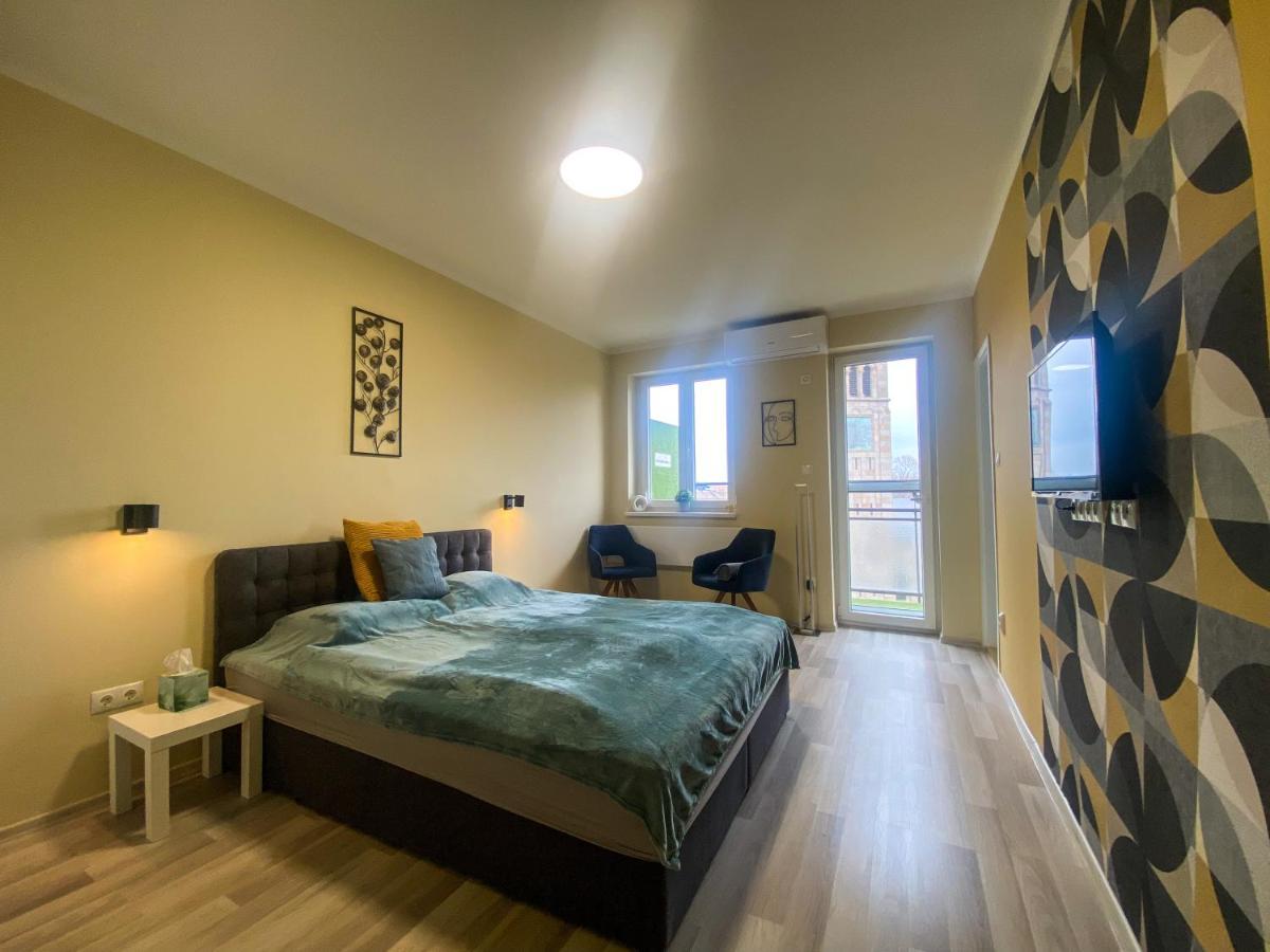 Fresh Smartly Designed Studio Flat & Sunny Balcony Budapest Luaran gambar