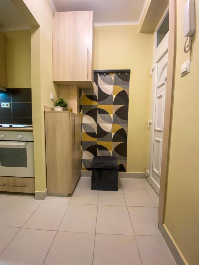 Fresh Smartly Designed Studio Flat & Sunny Balcony Budapest Luaran gambar