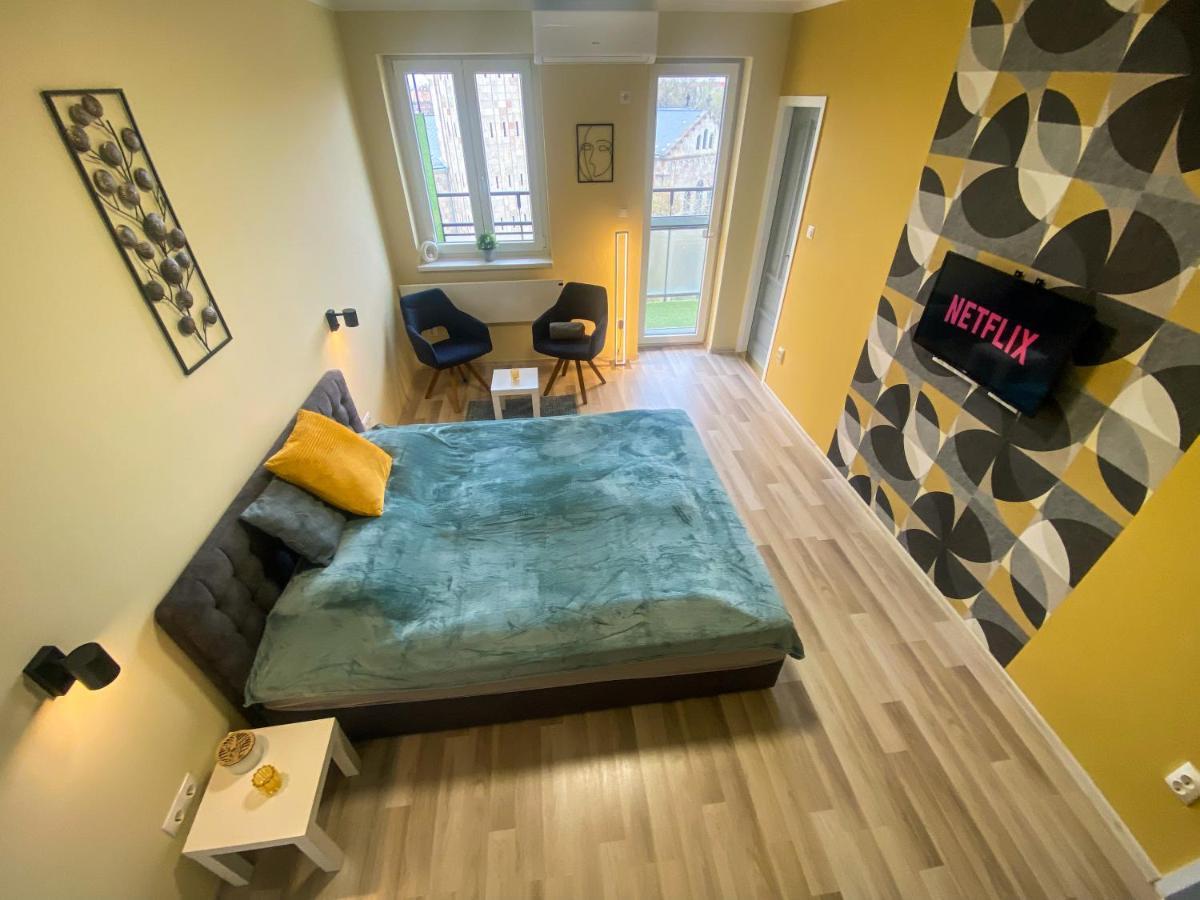 Fresh Smartly Designed Studio Flat & Sunny Balcony Budapest Luaran gambar