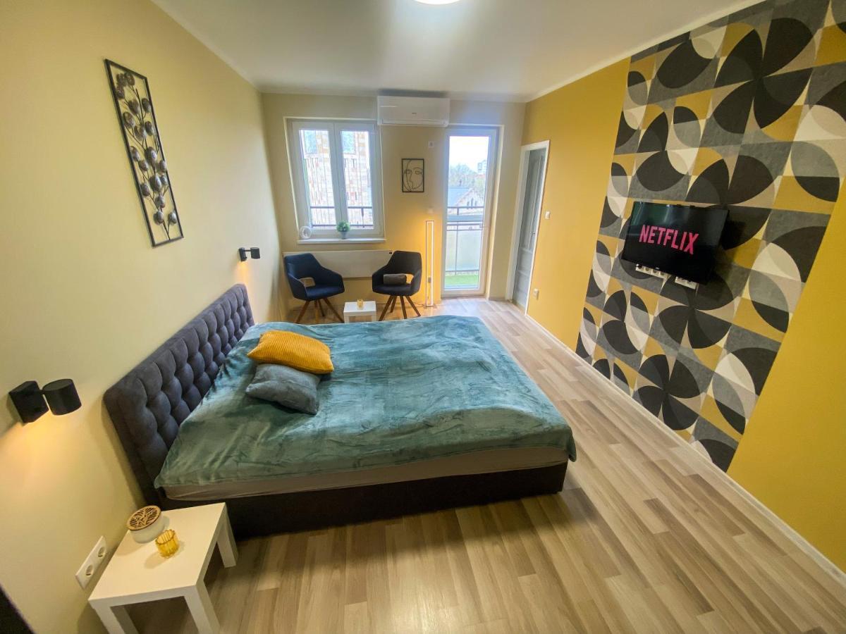 Fresh Smartly Designed Studio Flat & Sunny Balcony Budapest Luaran gambar