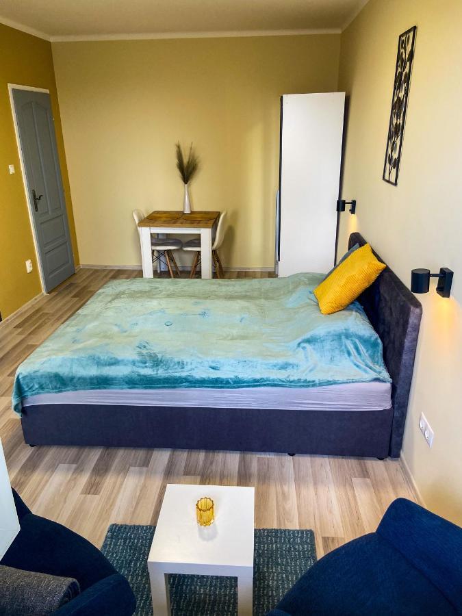 Fresh Smartly Designed Studio Flat & Sunny Balcony Budapest Luaran gambar